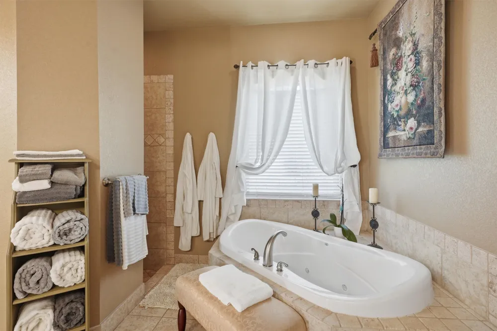 108 Concorde Circle Cresson, TX 76035