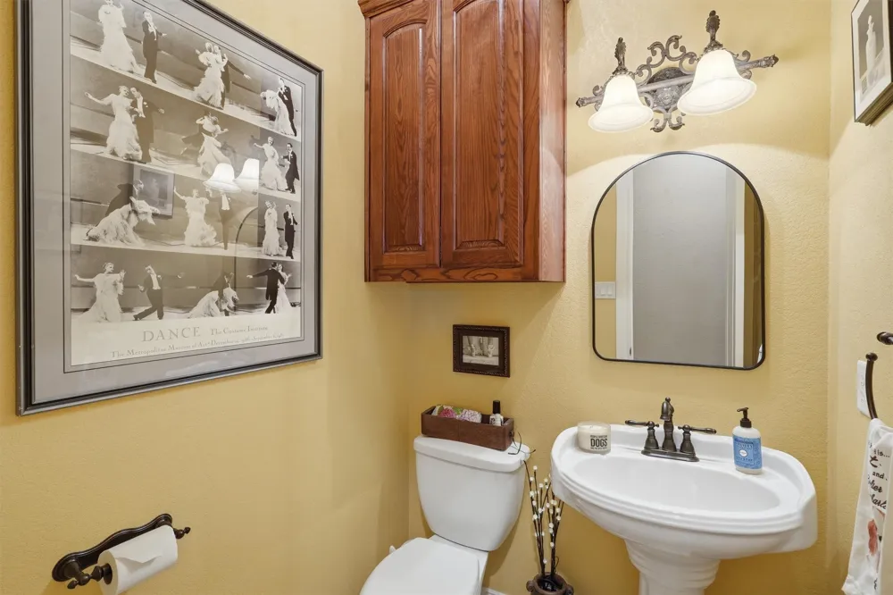 108 Concorde Circle Cresson, TX 76035