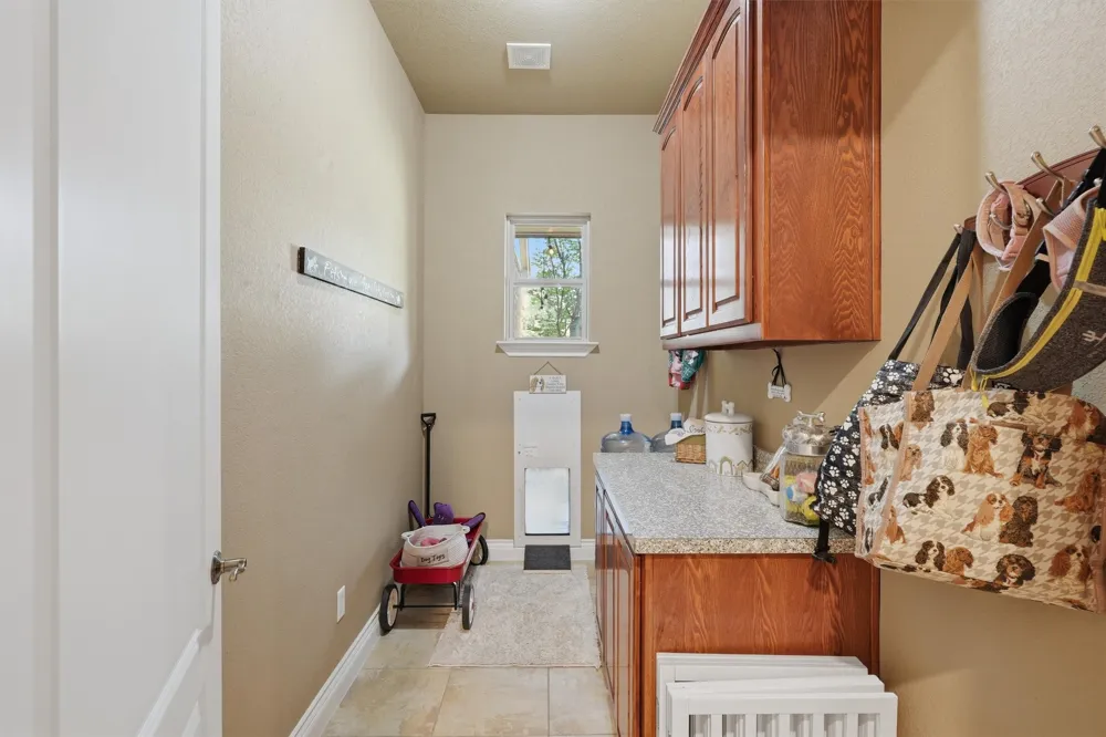 108 Concorde Circle Cresson, TX 76035