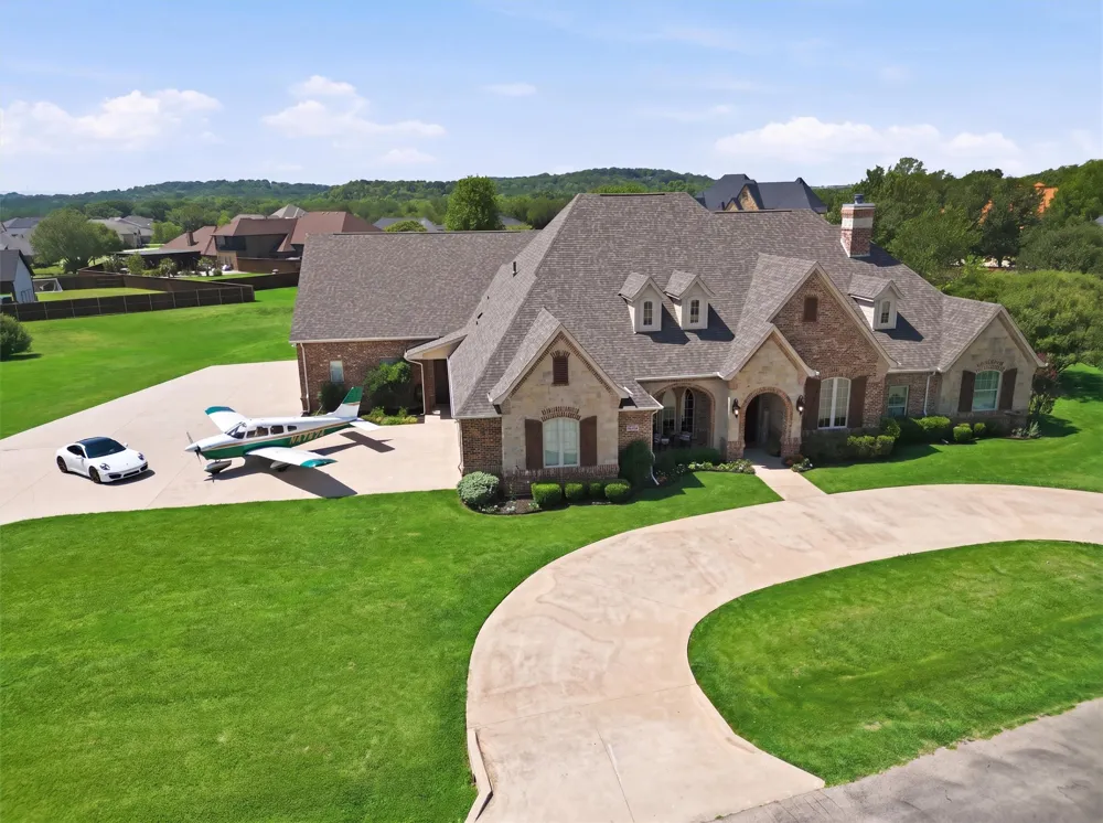108 Concorde Circle Cresson, TX 76035