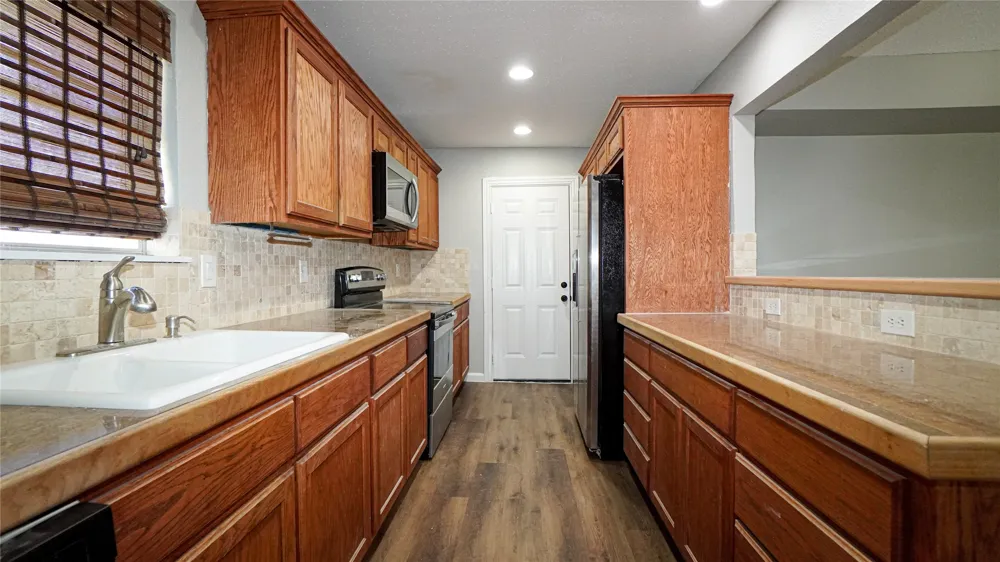 7113 Ridgeview Drive Rowlett, TX 75089