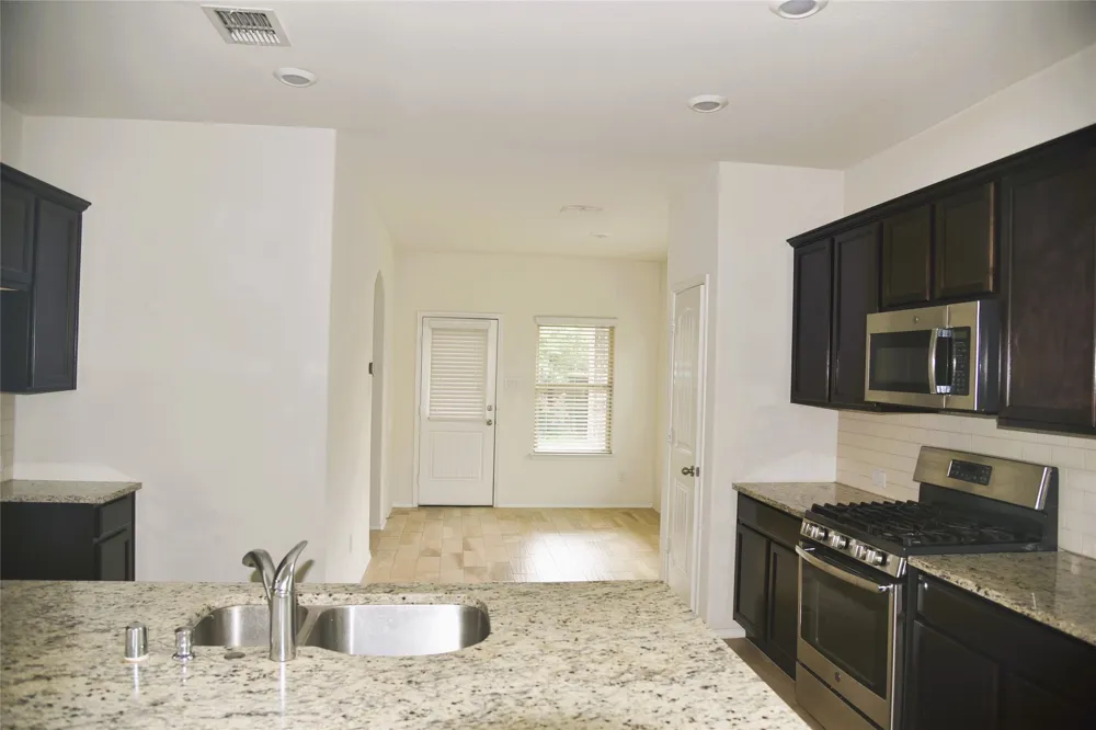 1405 Acmite Avenue Cross Roads, TX 76227