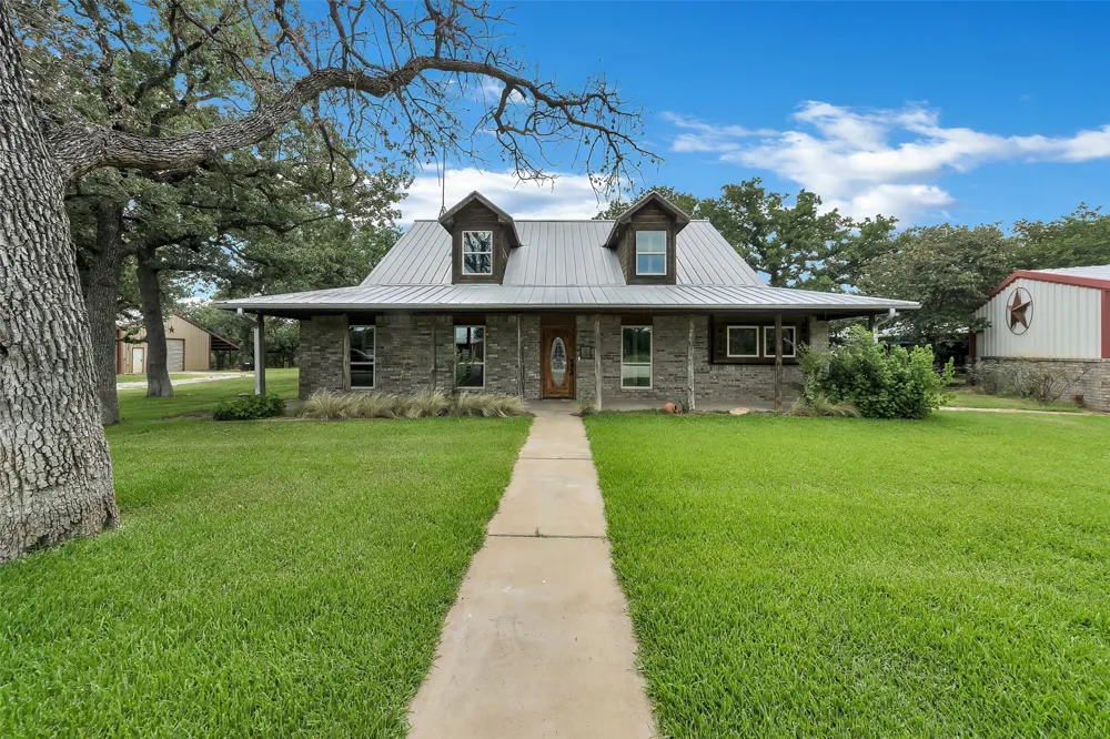 3911 Highway 281 Mineral Wells, TX 76067