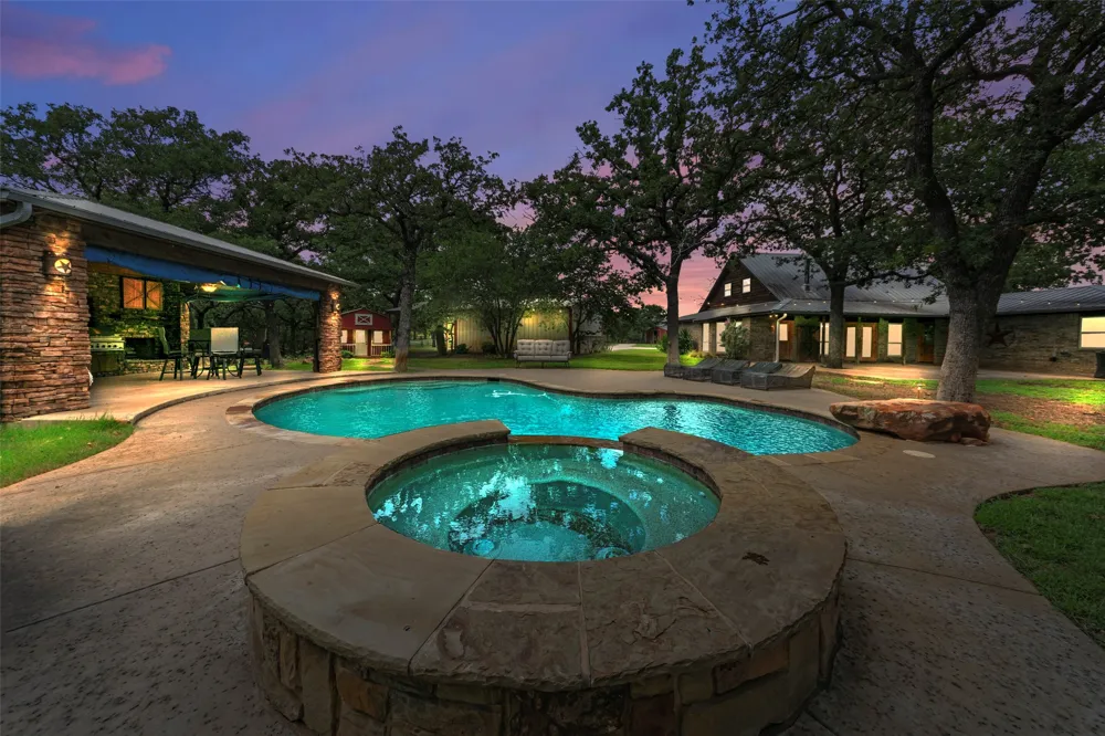 3911 Highway 281 Mineral Wells, TX 76067
