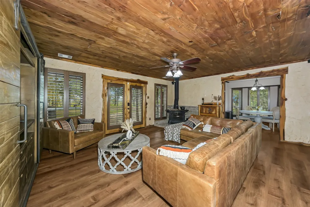 3911 Highway 281 Mineral Wells, TX 76067