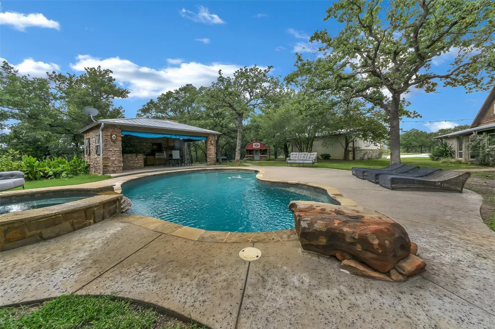 3911 Highway 281 Mineral Wells, TX 76067