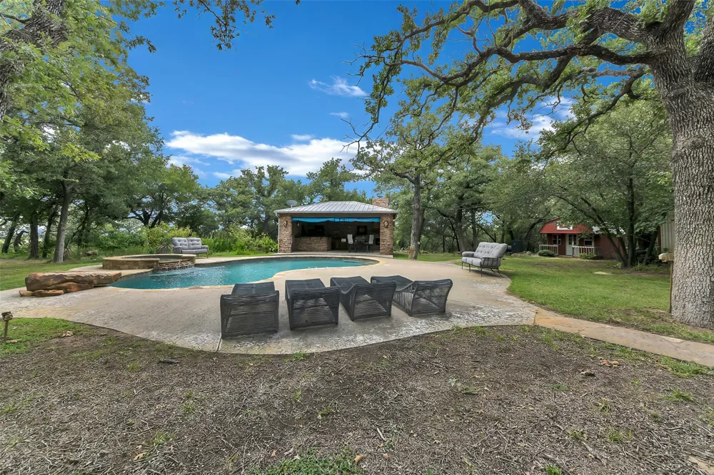 3911 Highway 281 Mineral Wells, TX 76067
