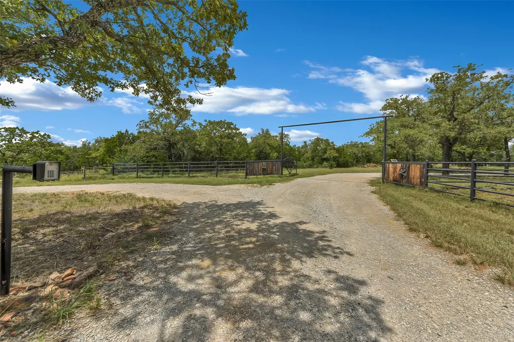 3911 Highway 281 Mineral Wells, TX 76067