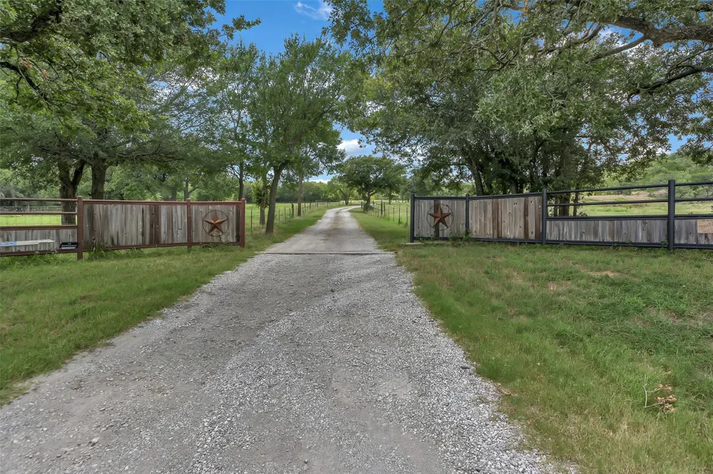 3911 Highway 281 Mineral Wells, TX 76067