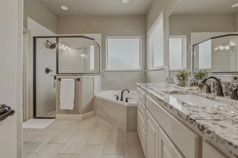 125 Oak View Drive Godley, TX 76044