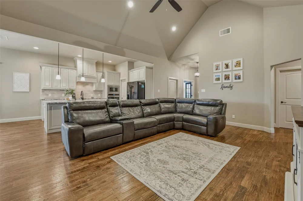 125 Oak View Drive Godley, TX 76044