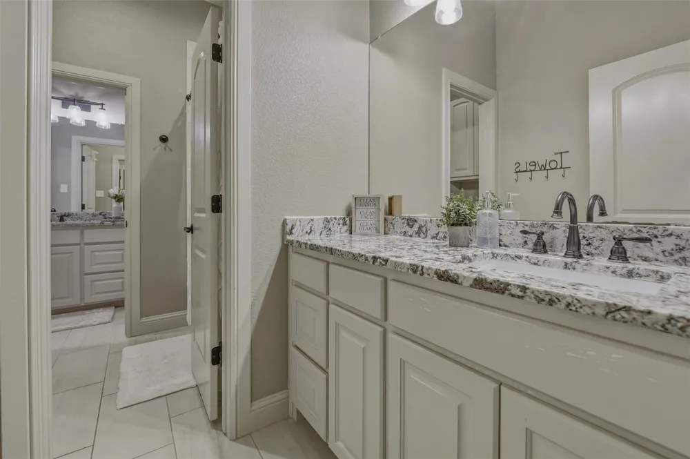 125 Oak View Drive Godley, TX 76044