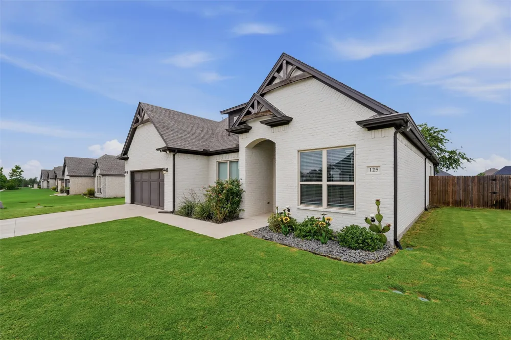 125 Oak View Drive Godley, TX 76044