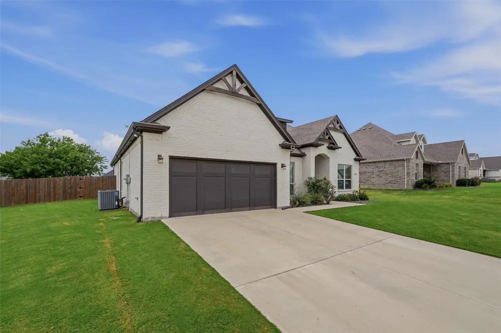 125 Oak View Drive Godley, TX 76044