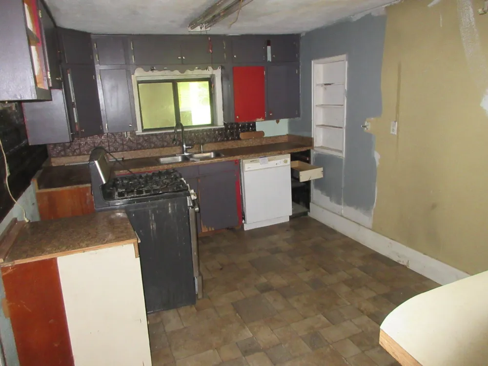 124 Sibley Street Oil City, LA 71061