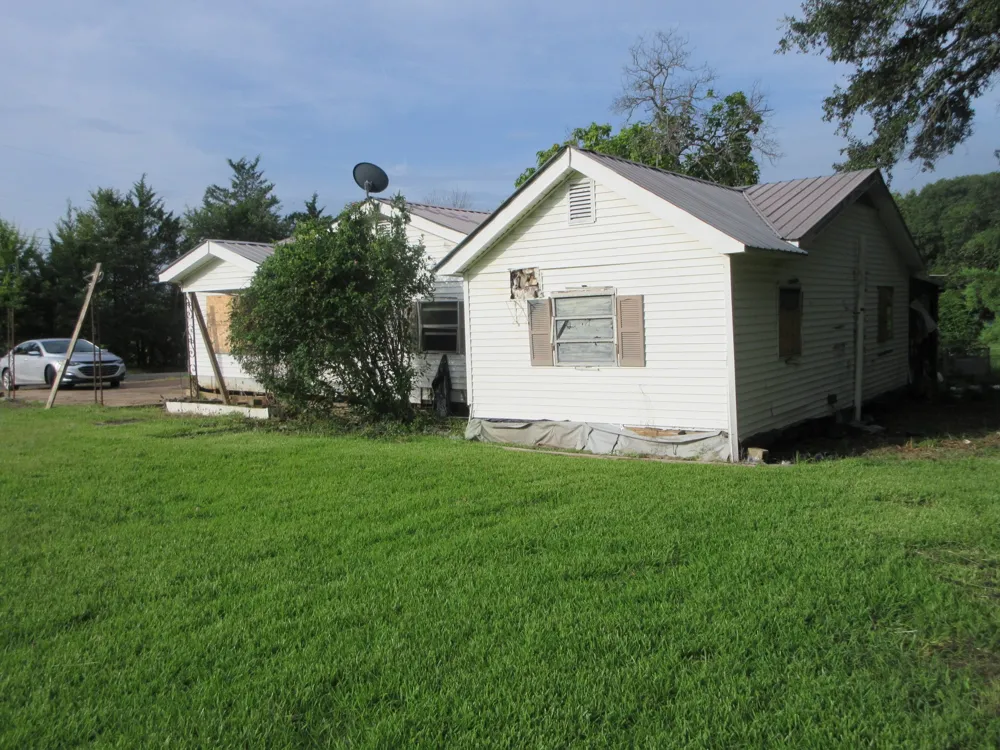 124 Sibley Street Oil City, LA 71061