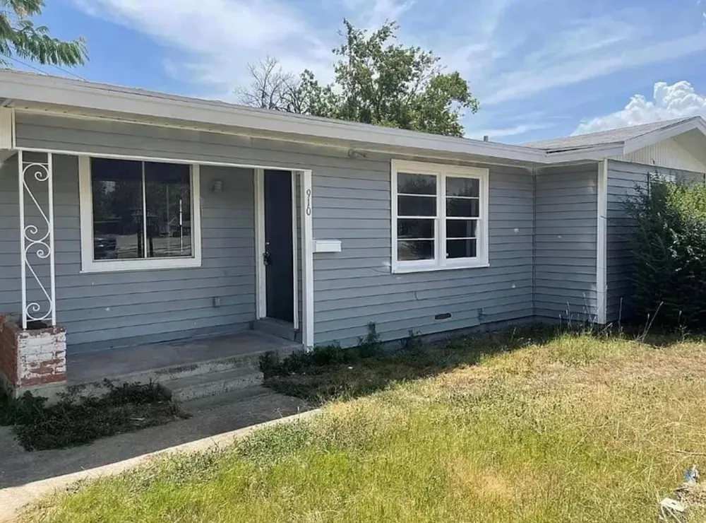 910 Circle Drive Bowie, TX 76230