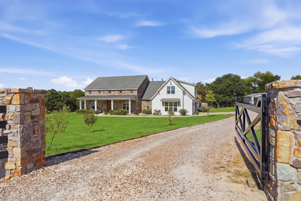 1478 County Road 409 Nemo, TX 76070