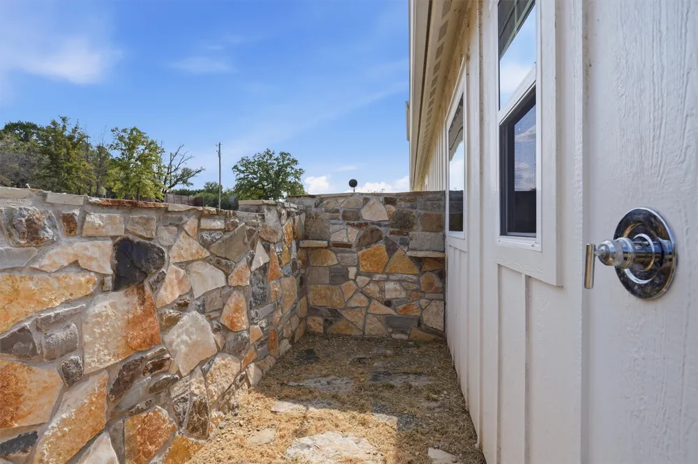 1478 County Road 409 Nemo, TX 76070