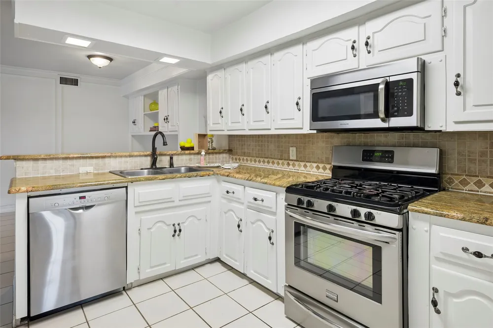 10503 Berry Knoll Drive Dallas, TX 75230