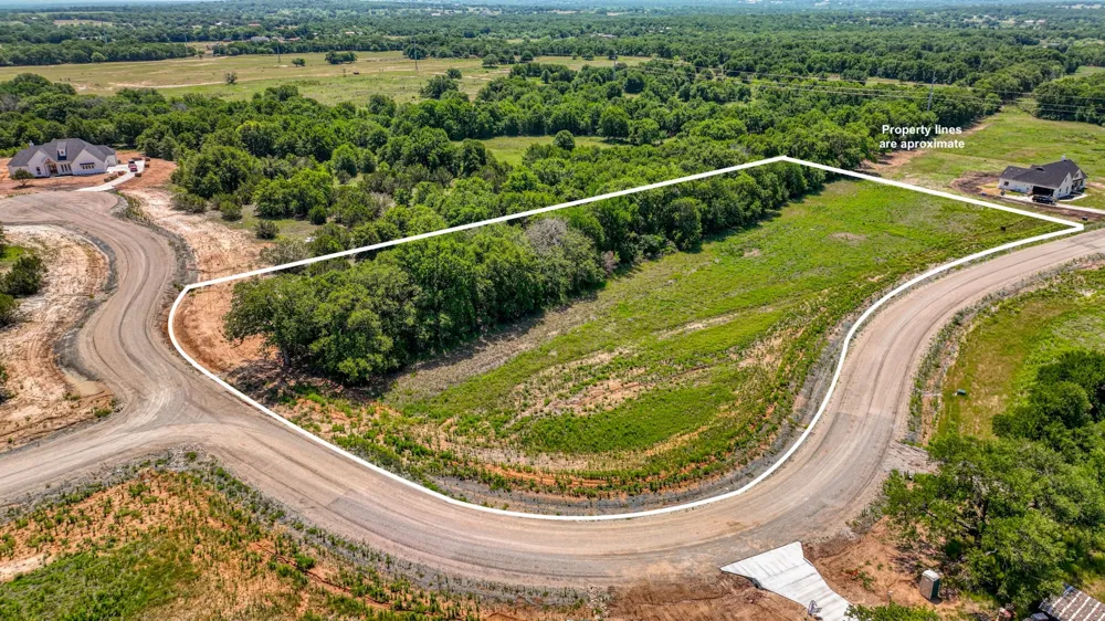 Cecil Court Poolville, TX 76487