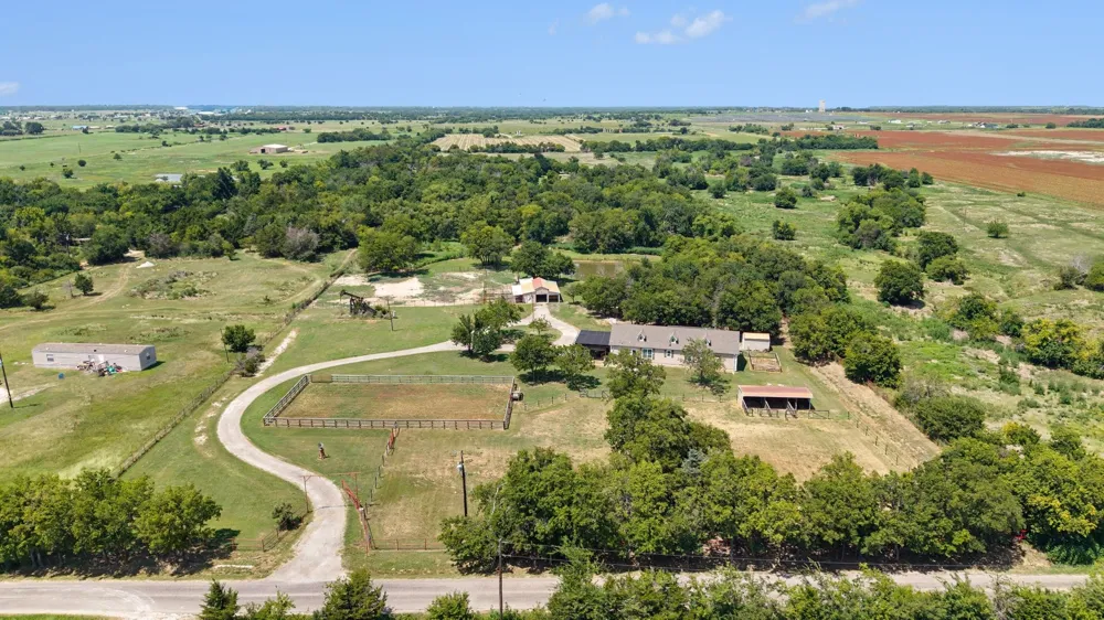1135 Leo Andrews Road Whitesboro, TX 76273