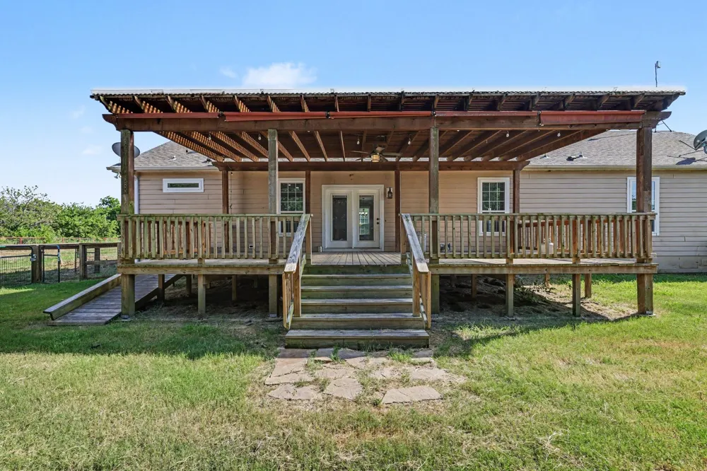 1135 Leo Andrews Road Whitesboro, TX 76273