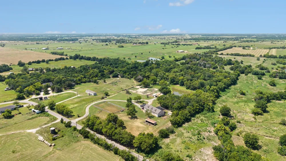 1135 Leo Andrews Road Whitesboro, TX 76273