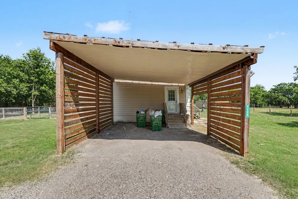 1135 Leo Andrews Road Whitesboro, TX 76273