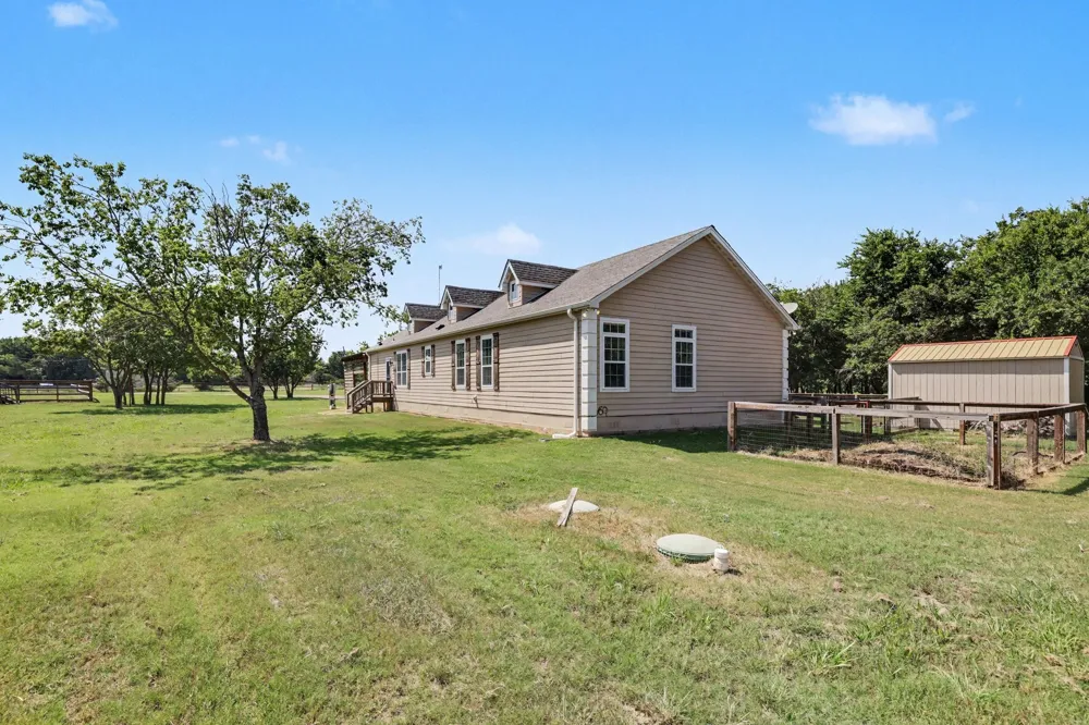 1135 Leo Andrews Road Whitesboro, TX 76273