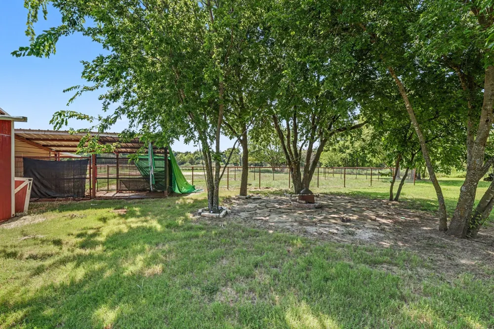 1135 Leo Andrews Road Whitesboro, TX 76273