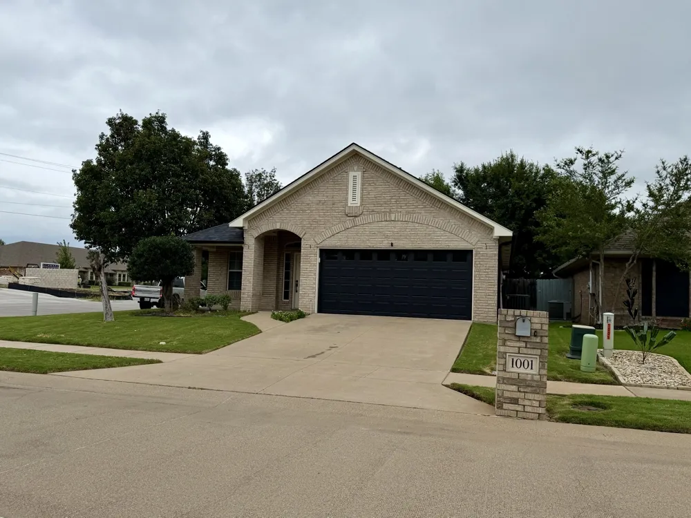 1001 Roberts Bend Granbury, TX 76048
