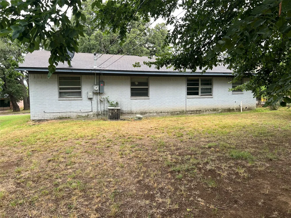 233 Hillcrest Drive Nocona, TX 76255