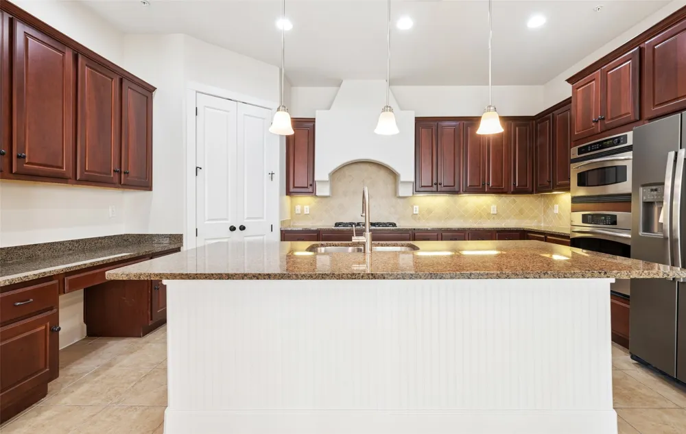 610 Via Ravello #201 Irving, TX 75039