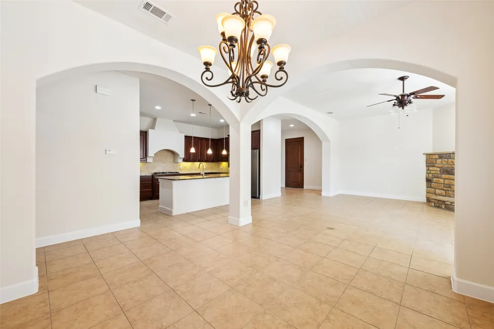 610 Via Ravello #201 Irving, TX 75039