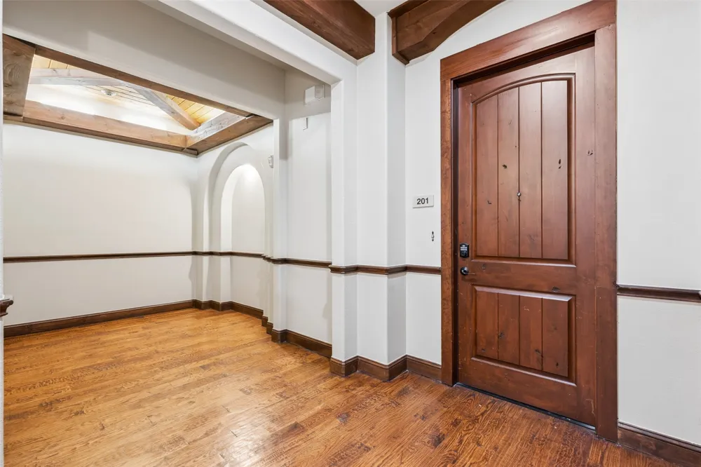 610 Via Ravello #201 Irving, TX 75039