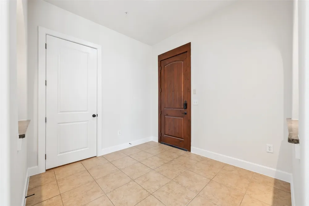 610 Via Ravello #201 Irving, TX 75039