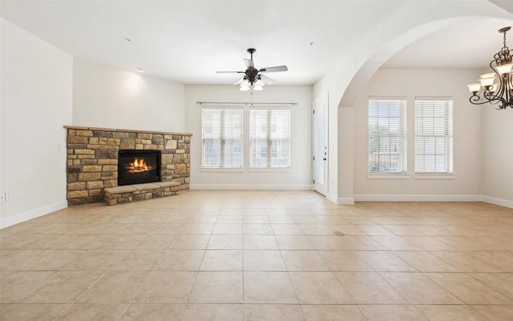 610 Via Ravello #201 Irving, TX 75039