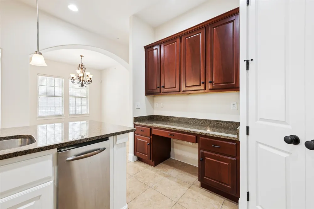 610 Via Ravello #201 Irving, TX 75039
