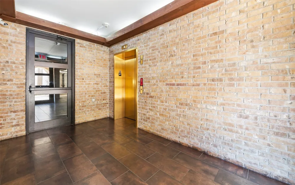 610 Via Ravello #201 Irving, TX 75039