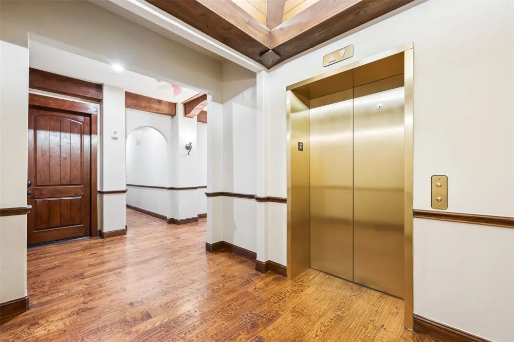 610 Via Ravello #201 Irving, TX 75039