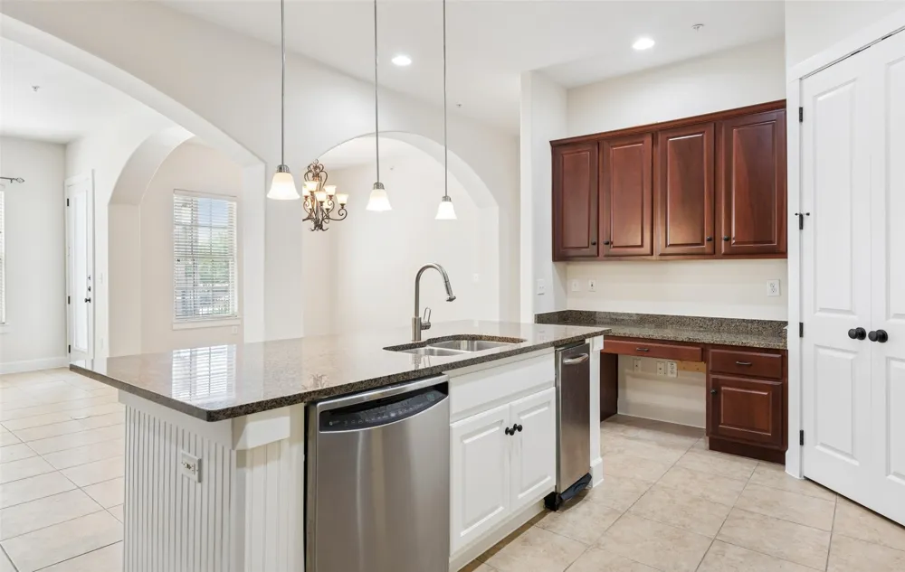 610 Via Ravello #201 Irving, TX 75039