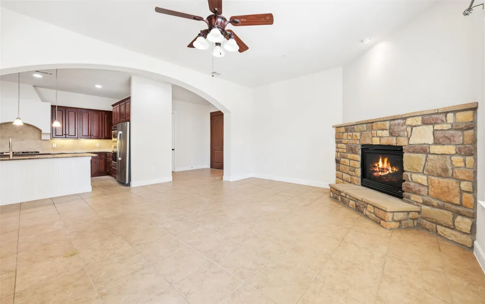 610 Via Ravello #201 Irving, TX 75039