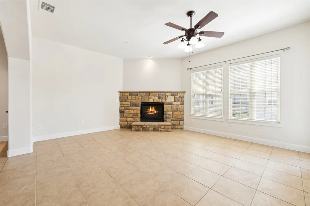 610 Via Ravello #201 Irving, TX 75039