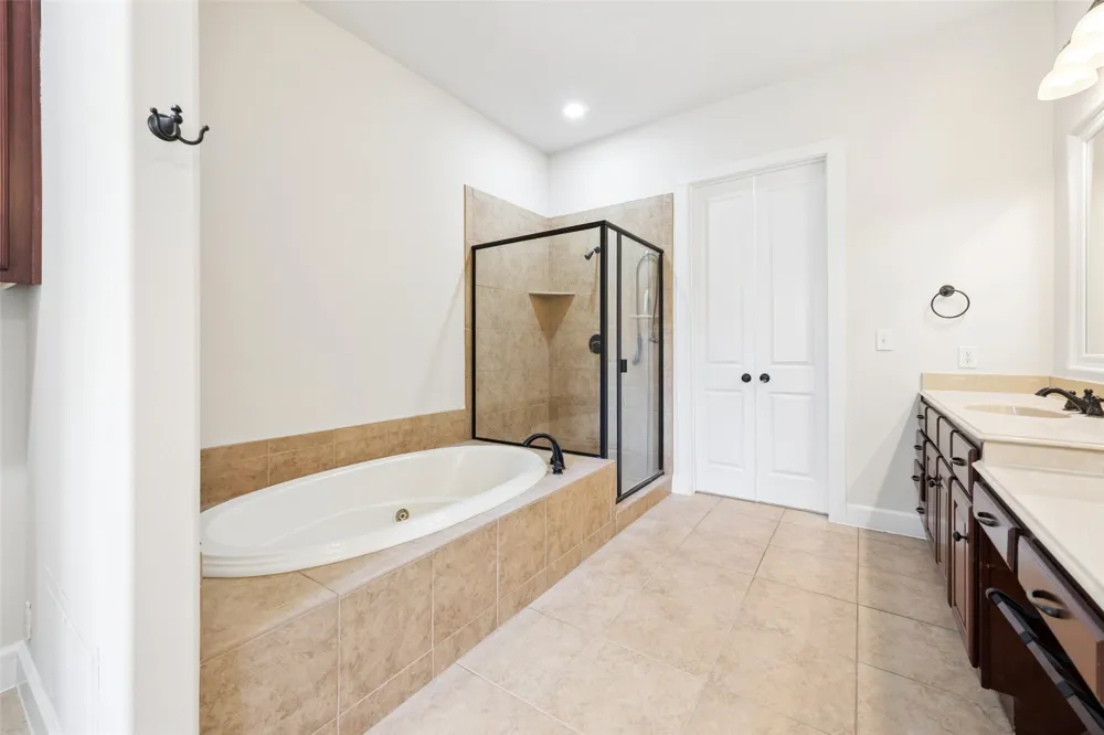 610 Via Ravello #201 Irving, TX 75039