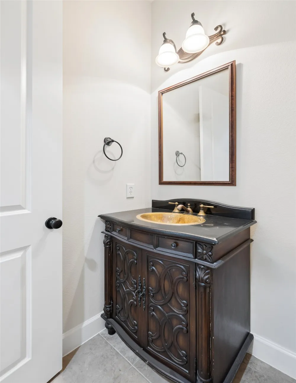 610 Via Ravello #201 Irving, TX 75039