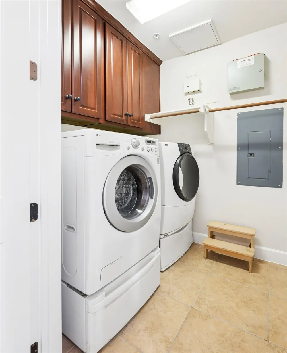 610 Via Ravello #201 Irving, TX 75039