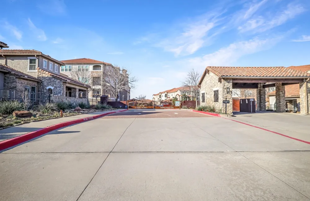 610 Via Ravello #201 Irving, TX 75039