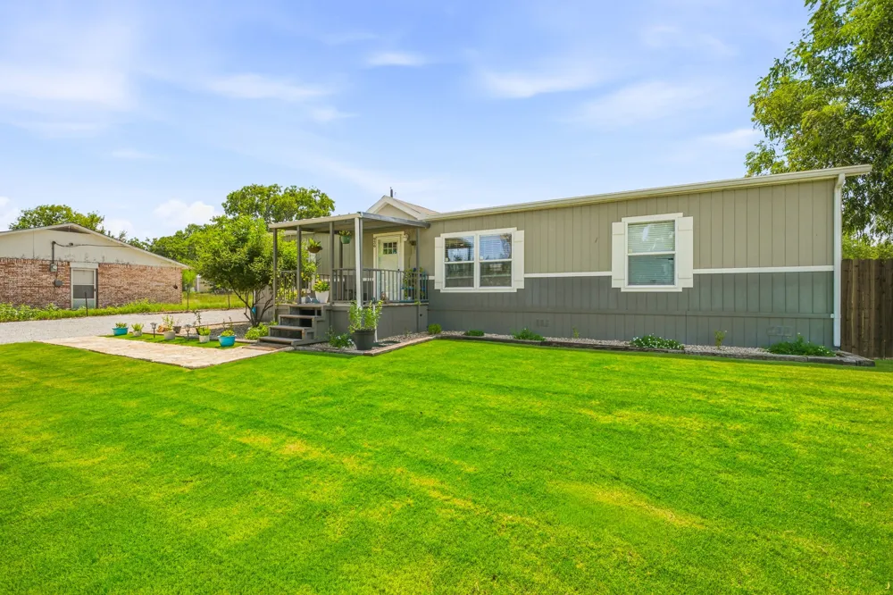 936 Apache Drive De Leon, TX 76444