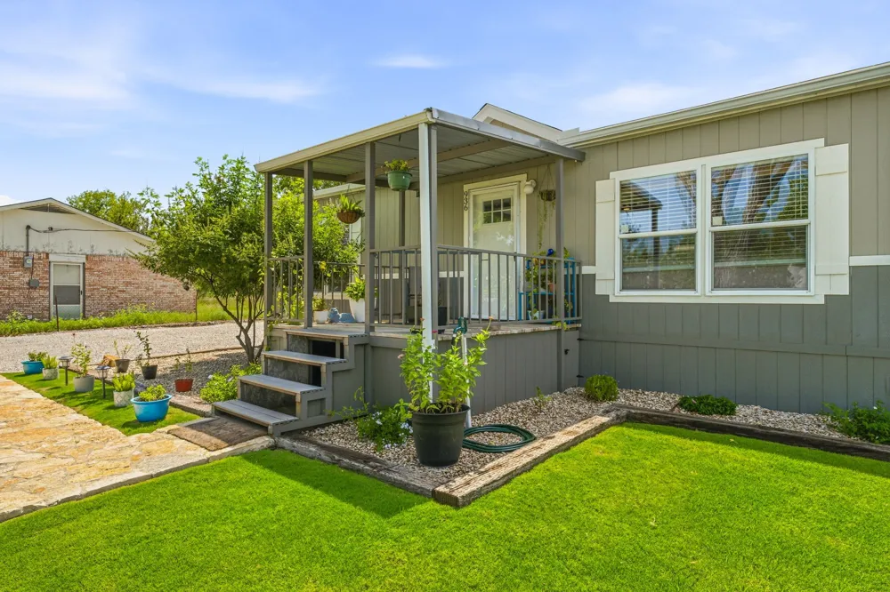 936 Apache Drive De Leon, TX 76444